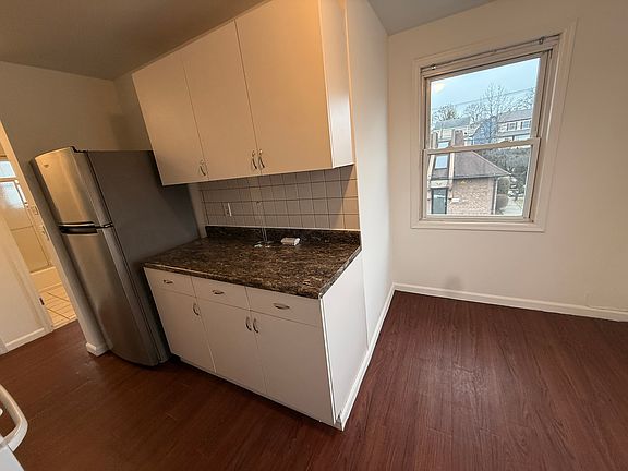 3rd image of 999 Virgil Ave Floor 2