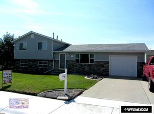 903 Leal St, Douglas, WY 82633
