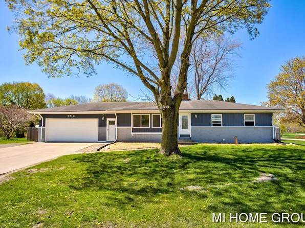 3716 48th St, Hamilton, MI 49419