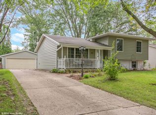 9141 Woodmayr Dr, Norwalk, IA 50211
