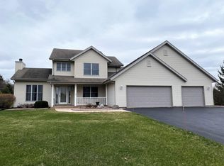 W301N6624 Miranda Way, Hartland, WI 53029