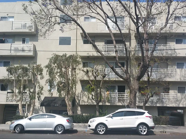 Edgemont Apartments — Photo 12