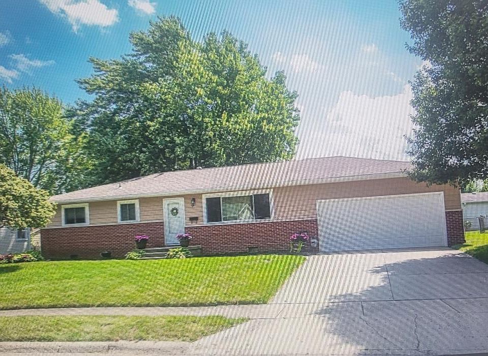 1st image of 34 Westmoor Dr