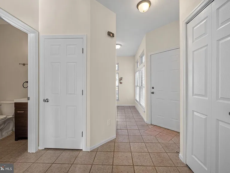817 Thoreau Ln — Photo 13