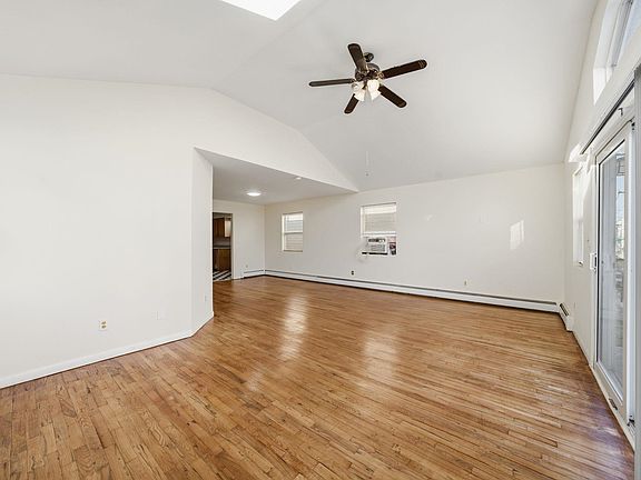 5th image of 191 Griffith St #1