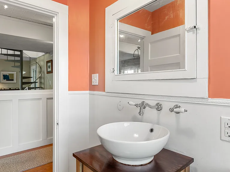 12 Bassett St #12 — Photo 8