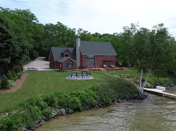 11096 SE Torch Lake Dr, Alden, MI 49612