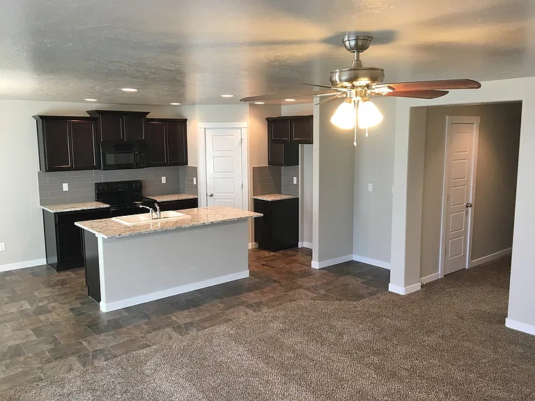 6167 N Santa Rita Ave — Photo 4
