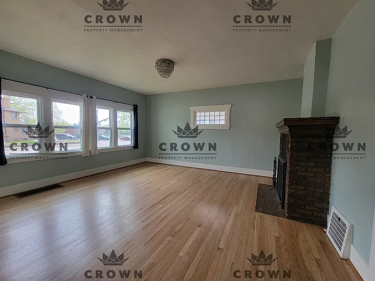 210 E Pershing Blvd #A — Photo 2