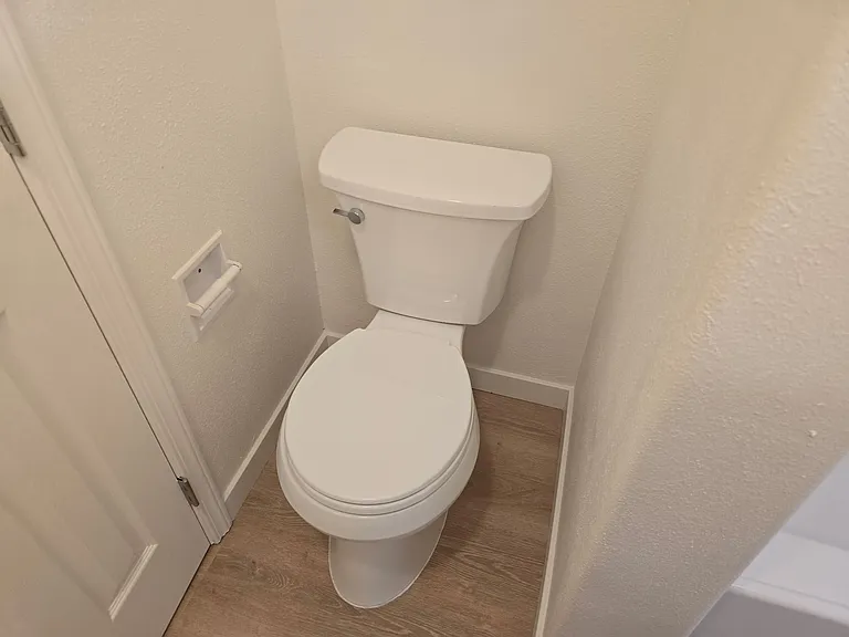 338 SW Woods St #2 — Photo 12