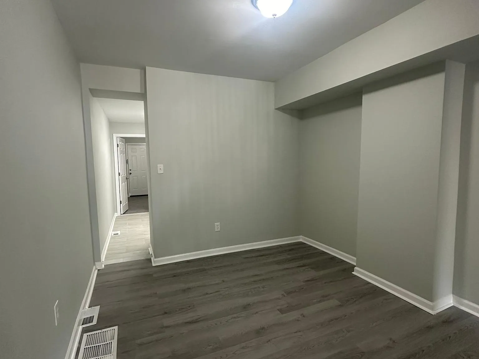 4 bed, 1325 sqft, $1,900 — Photo 4
