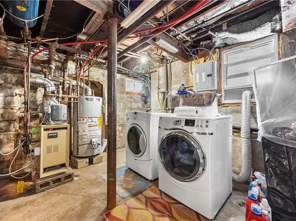 8 Lester Court image 21 of 25