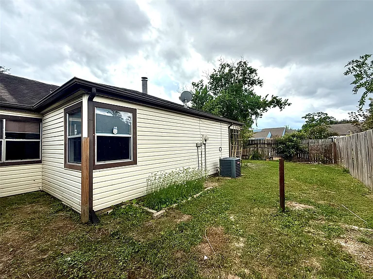 13222 Pebblewalk Cir N — Photo 31