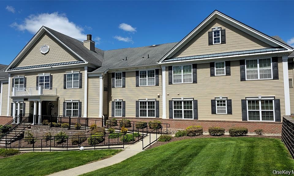 1st image of 105 Canter Ct