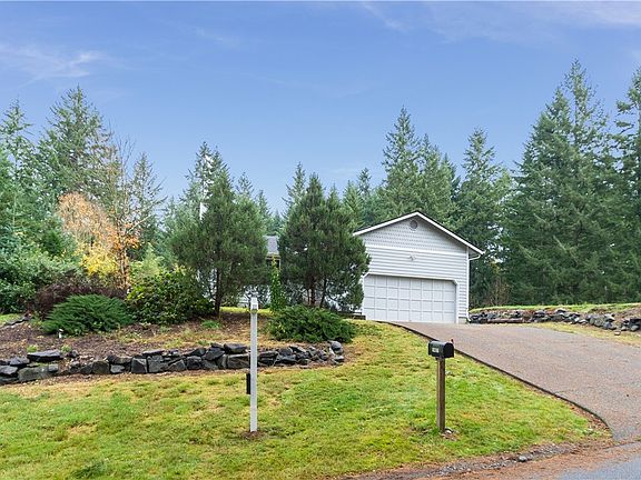 2nd image of 14821 Holiday Dr N