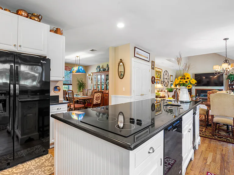 138 Malloy Dr — Photo 11