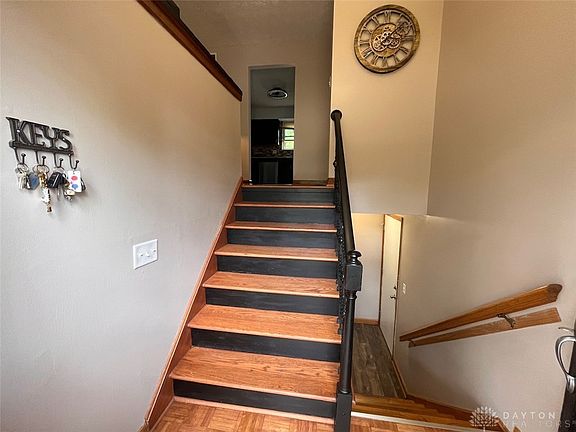 5th image of 702 Victoria Dr