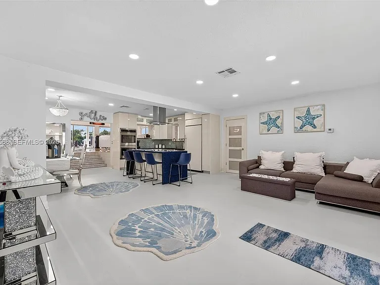 317 S Riverside Dr — Photo 18