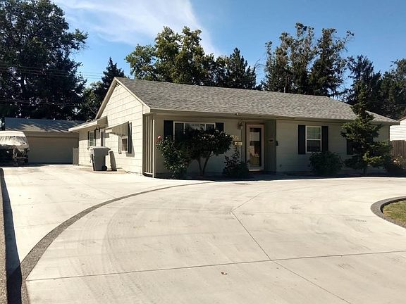3rd image of 1321 Cottonwood Dr