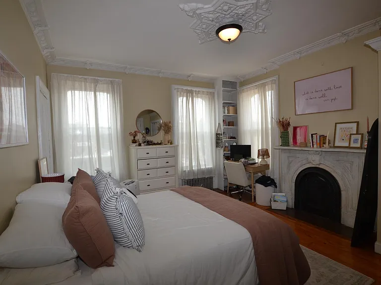 167 8th St #4 — Photo 7