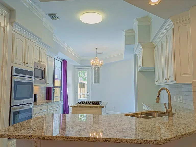 1307 Riverine Ct — Photo 10
