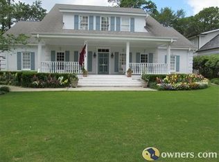 1826 S Churchill Dr, Wilmington, NC 28403