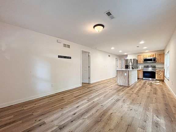 4th image of 2523 Tennessee St