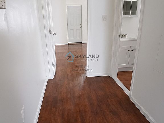 4th image of 6043 Vine St #1