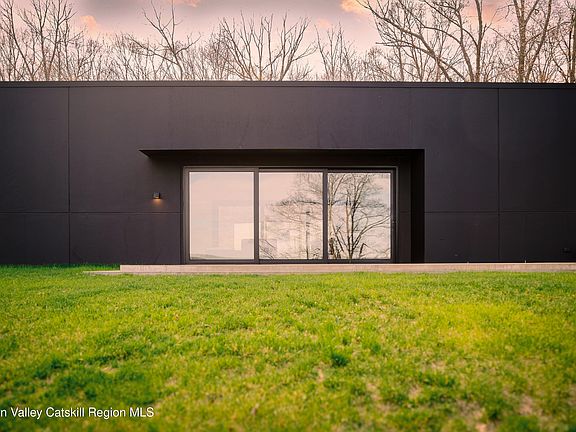 4th image of 279 Tompkins Rd