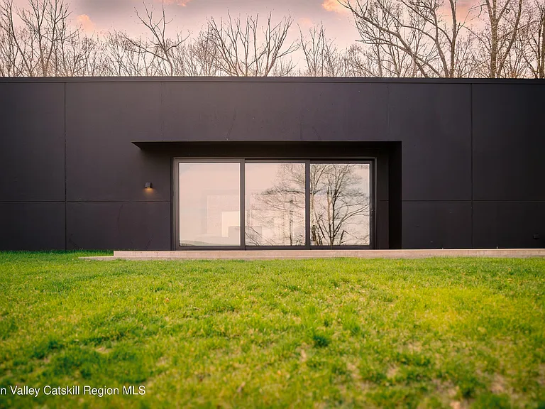 279 Tompkins Rd — Photo 4