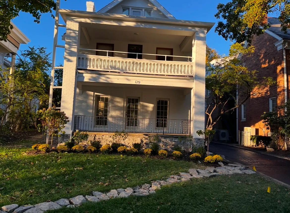 11 bed, 6.5 bath, 4000 sqft, $16,800 — Photo 2