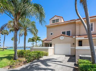 37 S Lakeshore Dr, Hypoluxo, FL 33462