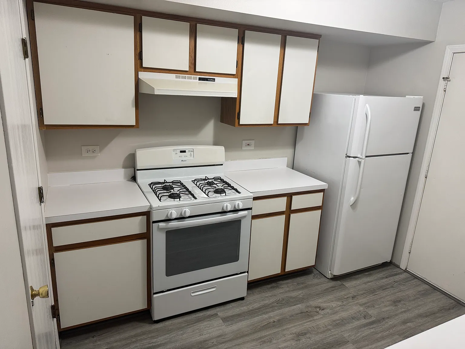 2 bed, 1.5 bath, 1052 sqft, $2,200 — Photo 4