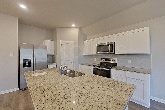 2nd image of 200 Yardley Ct