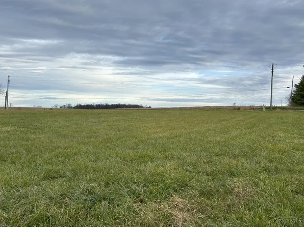 30 Mulligan Dr, New Vienna, OH 45159