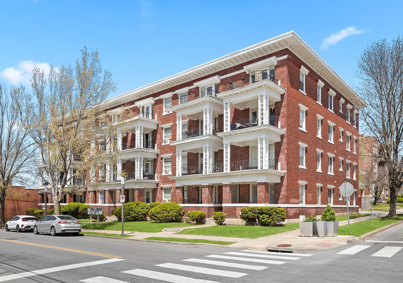 Afton Apartments — Photo 1
