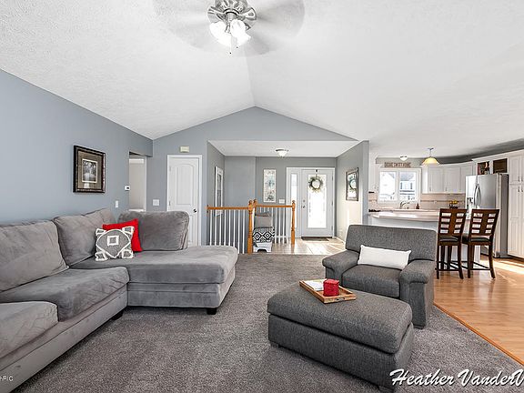 4th image of 3457 Meadow Glen Dr