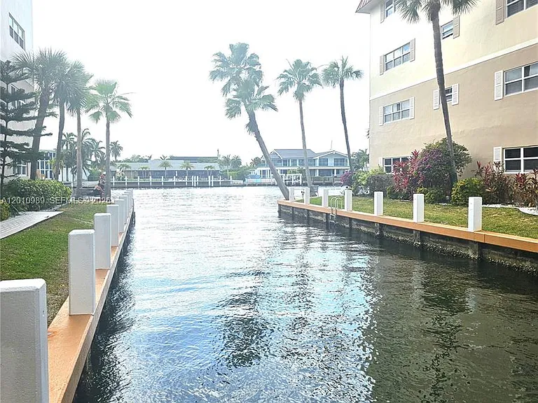 2097 S Ocean Dr #305 — Photo 17