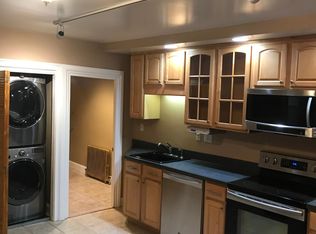 80 Arch St APT 2, Middleboro, MA 02346