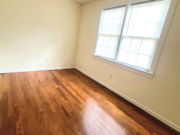 1210 Holden Dr — Photo 8
