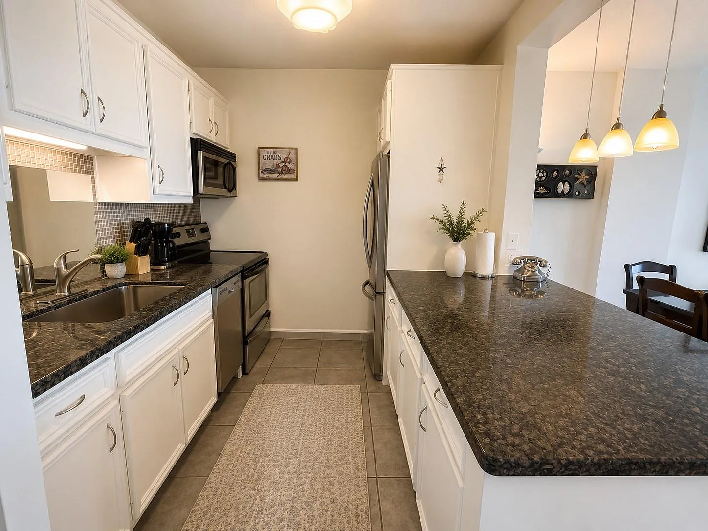 2 bed, 2.0 bath, 854 sqft, $3,300 — Photo 2