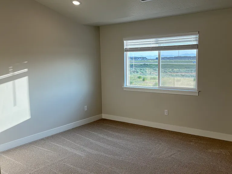 4672 S Alder Dr — Photo 15