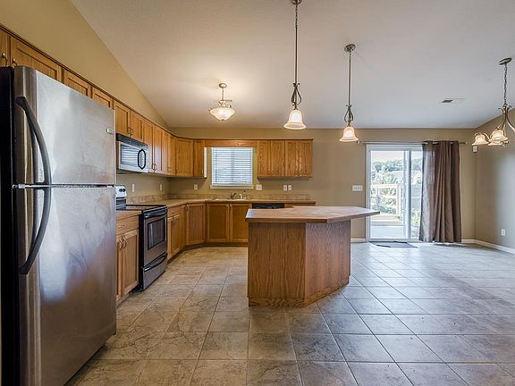 4th image of 444 Stone Grove Dr
