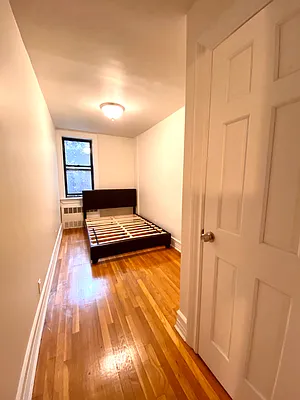 Rented by Avenues Real Estate | media 32