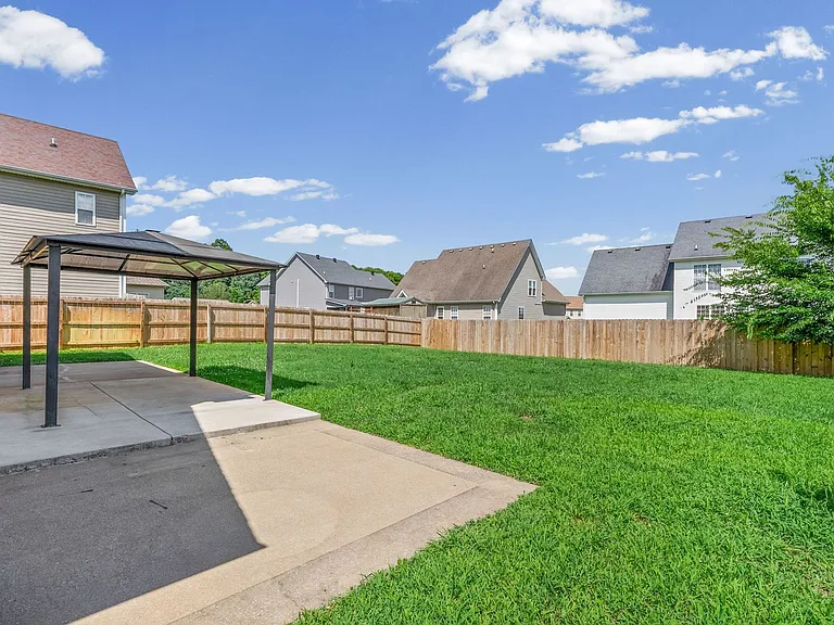 3569 Southwood Dr — Photo 31