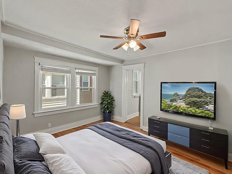 4220 Harrison St — Photo 21