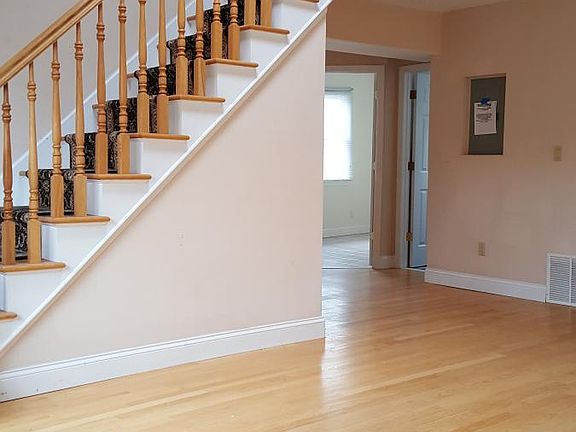 2nd story foyer/seating area