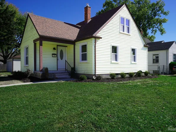 22174 Saxony Ave, Eastpointe, MI 48021