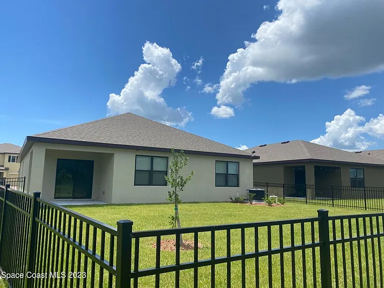 2243 Capital Dr SE — Photo 30