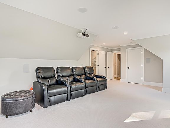 4th image of 502 Sallies Dr